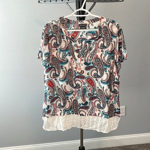 Colorful paisley Van Heusen women’s blouse